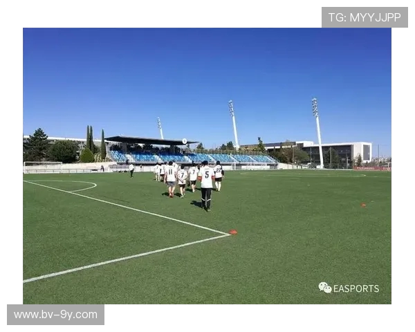 唐琪:从青训到职业赛场的足球人生与成长之路 唐琪:从青训到职业赛场的足球人生与成长之路